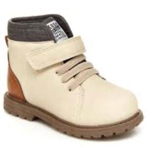 Oshkosh  NEW Toddler boots , size USA 9 M / UK 25